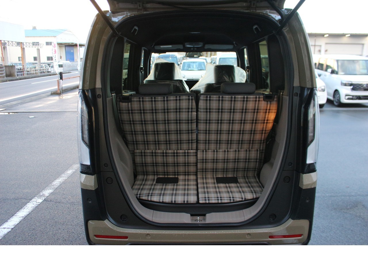 ホンダ N BOX12枚目