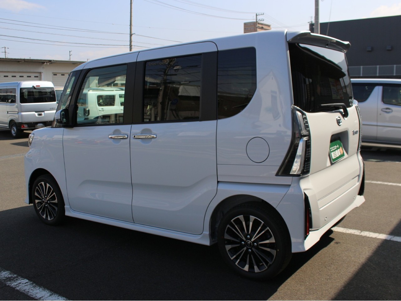 ダイハツ タントカスタム9枚目