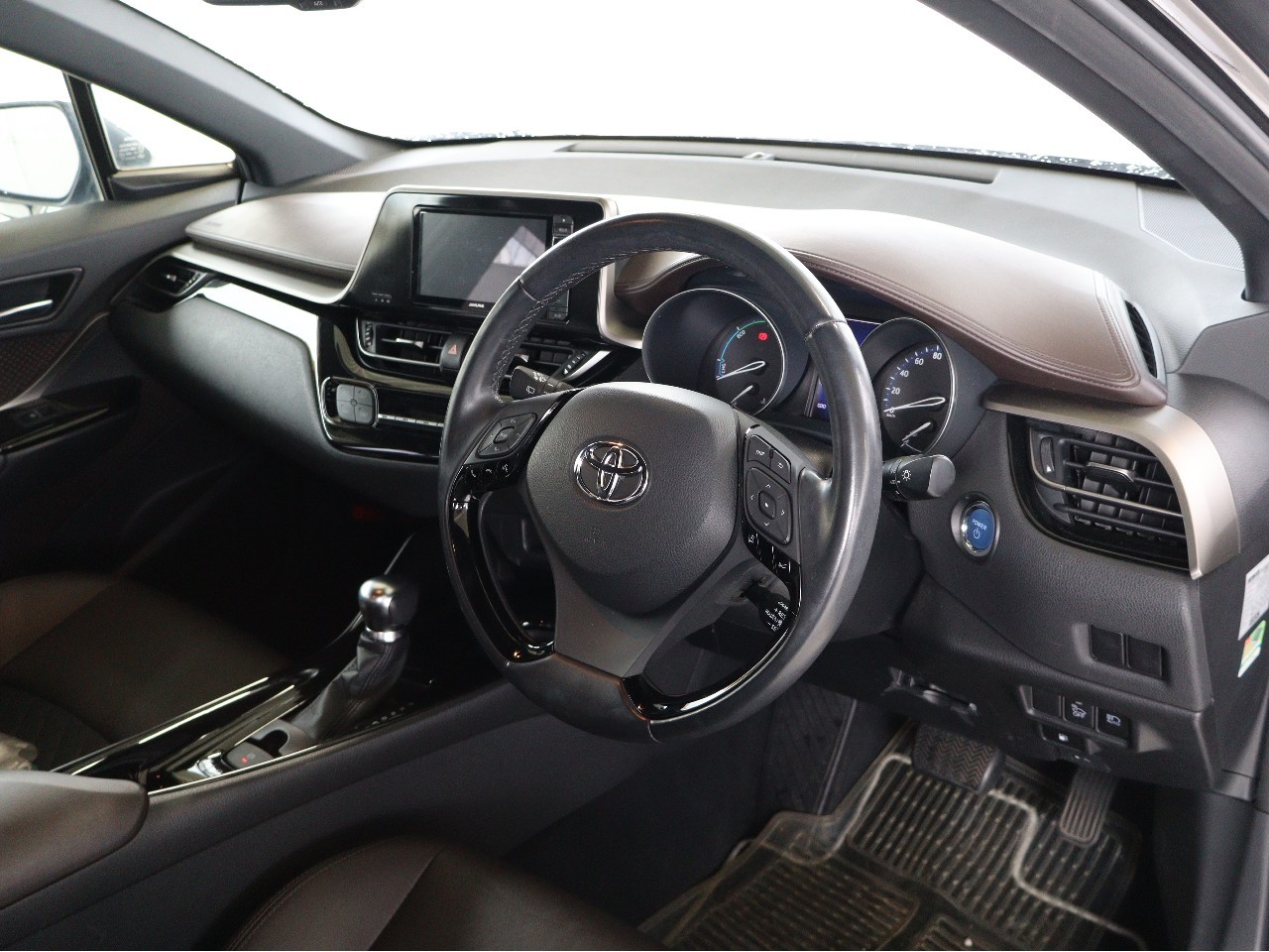 トヨタ C-HR3枚目
