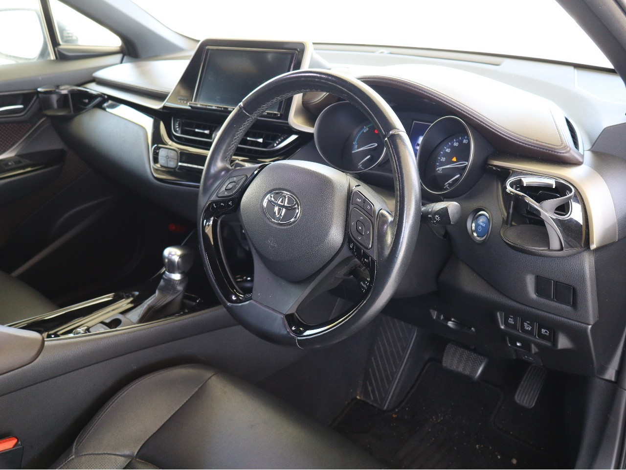 トヨタ C-HR3枚目