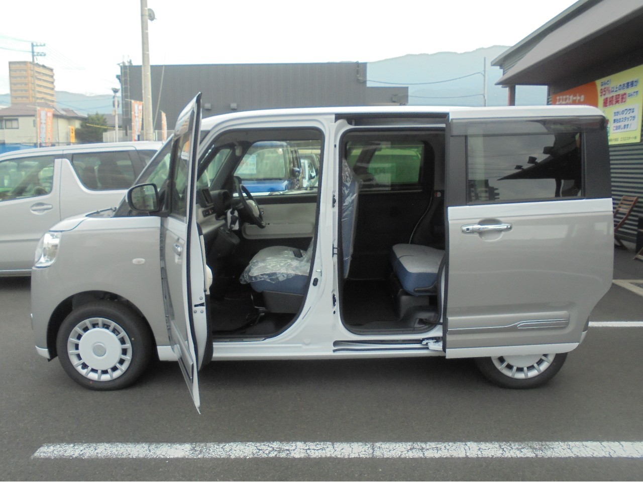 ダイハツ ムーヴキャンバス8枚目