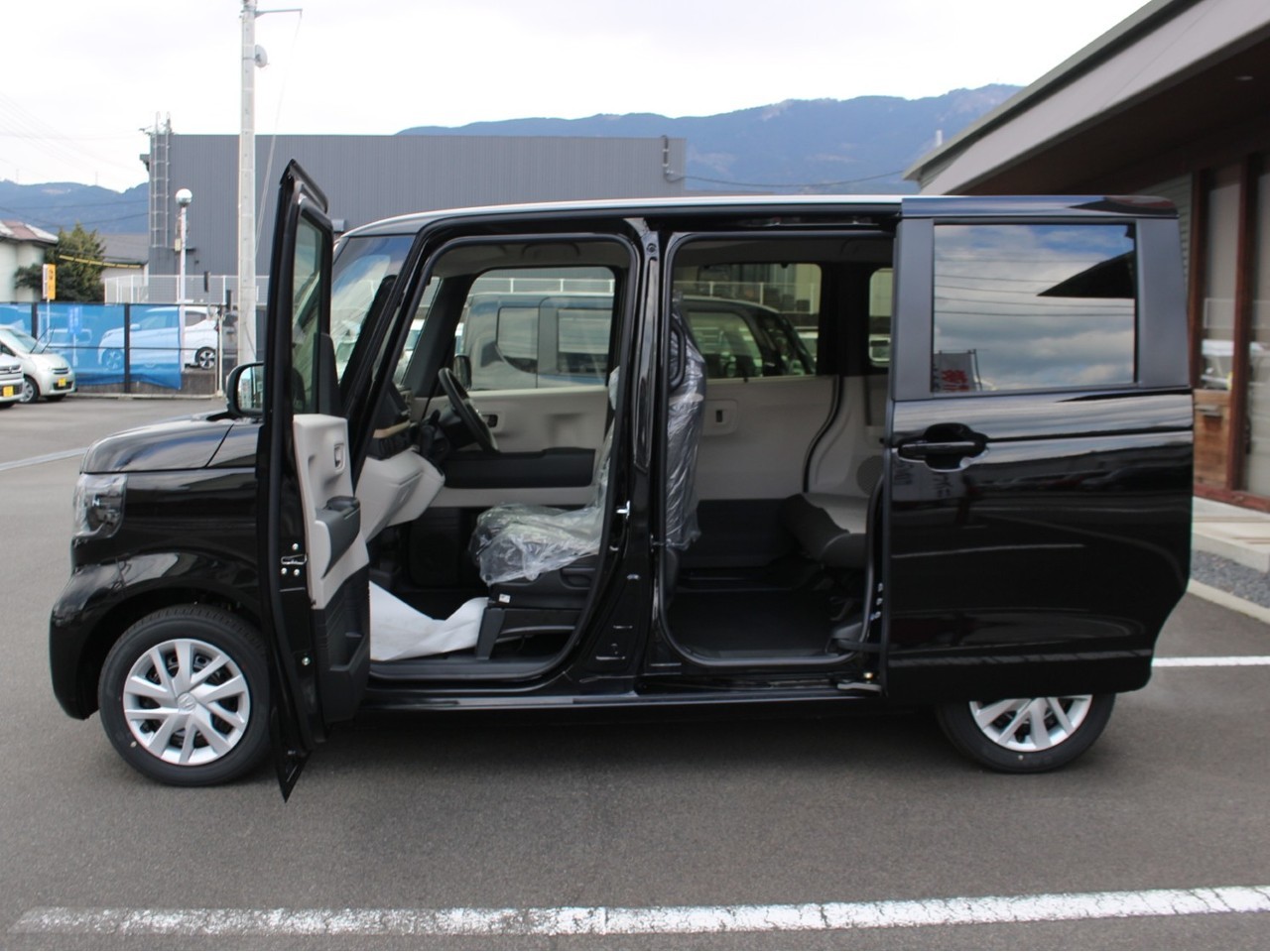 ホンダ N-BOX8枚目