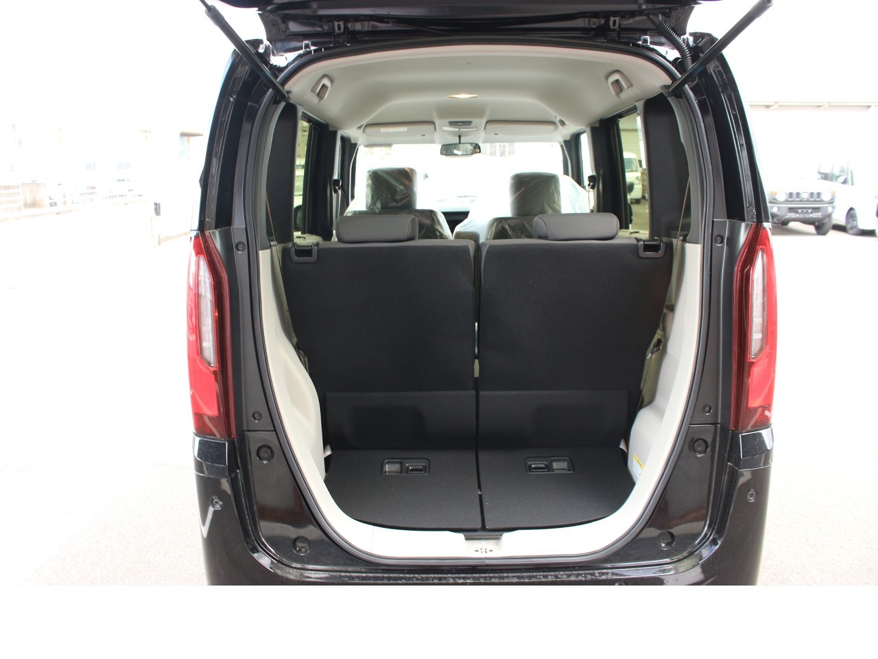 ホンダ N-BOX12枚目