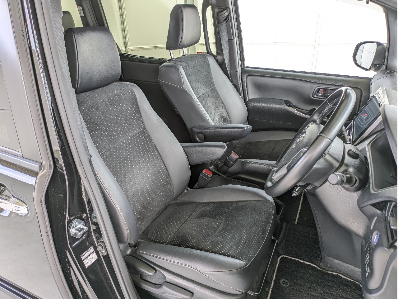 トヨタ ヴォクシー6枚目