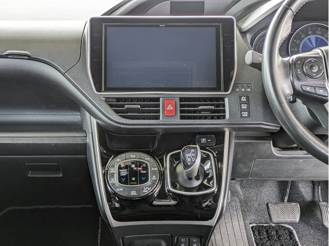 トヨタ ヴォクシー18枚目