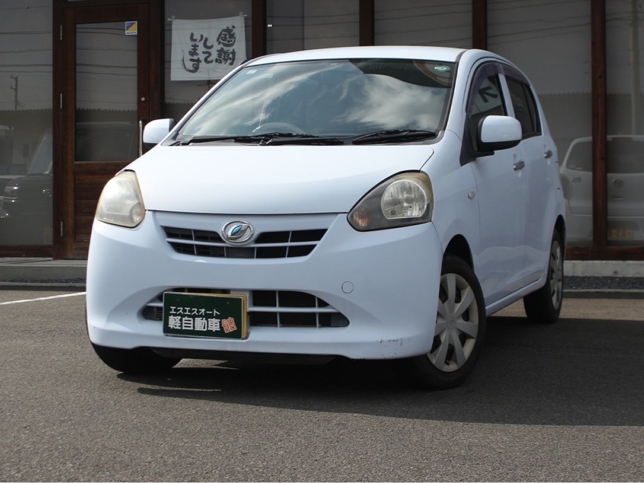 ダイハツ ミライース8枚目