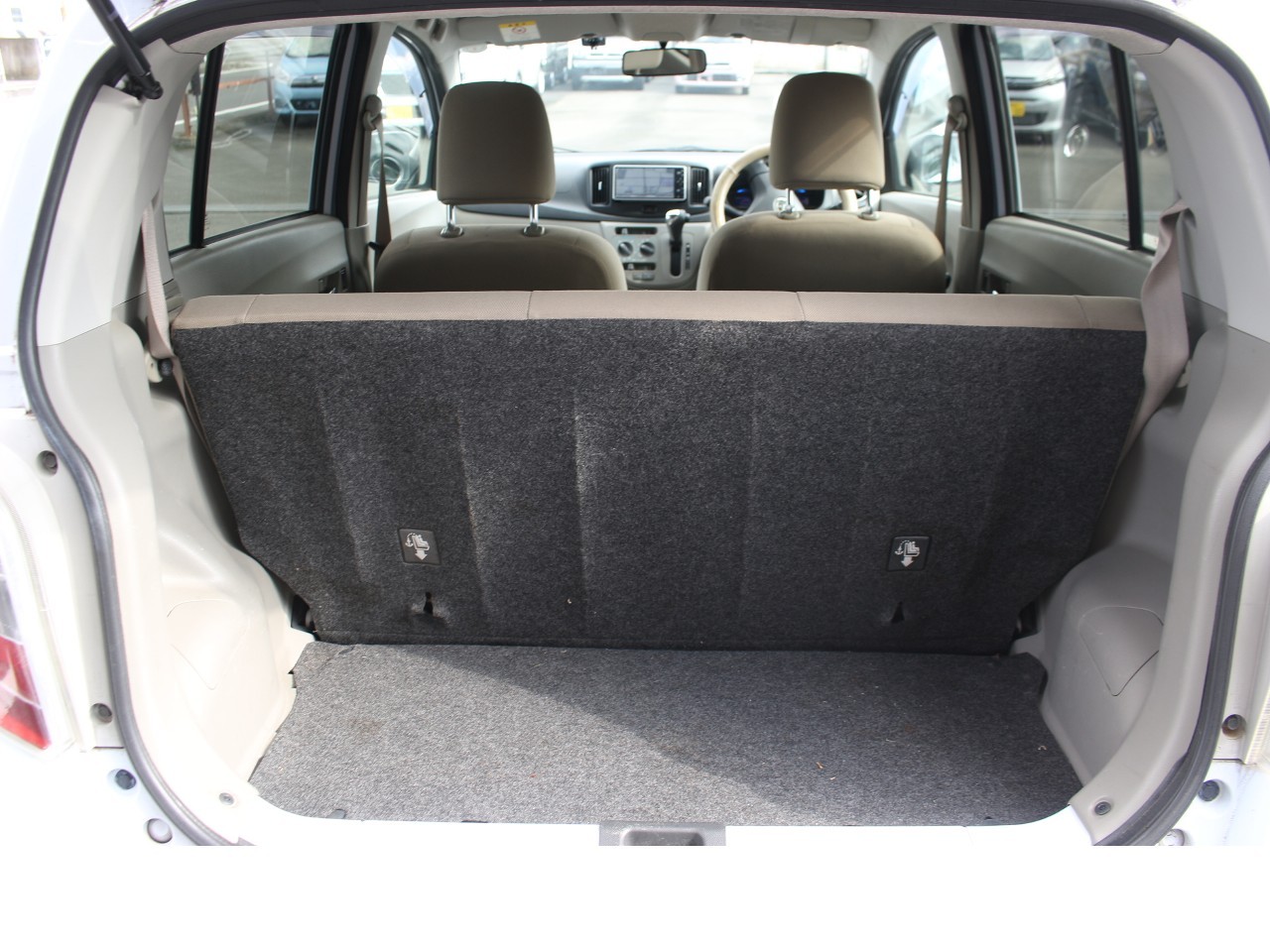 ダイハツ ミライース14枚目