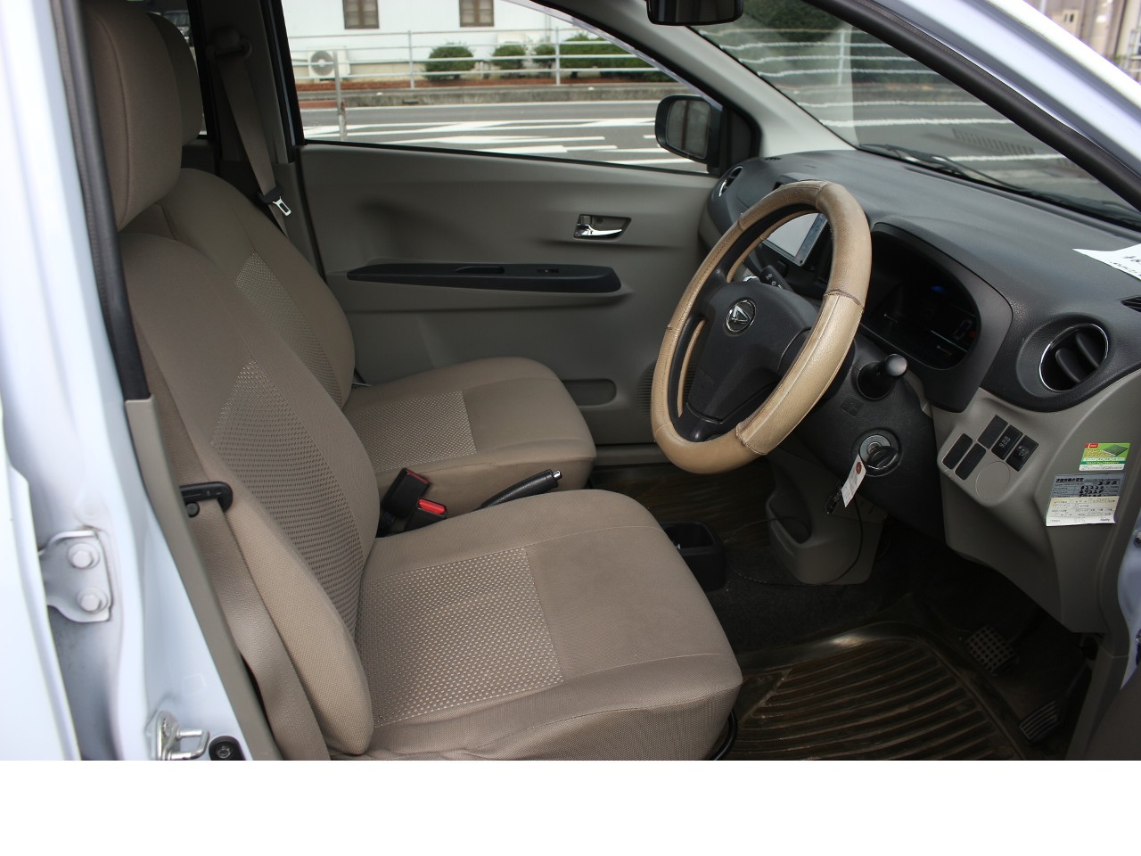 ダイハツ ミライース17枚目