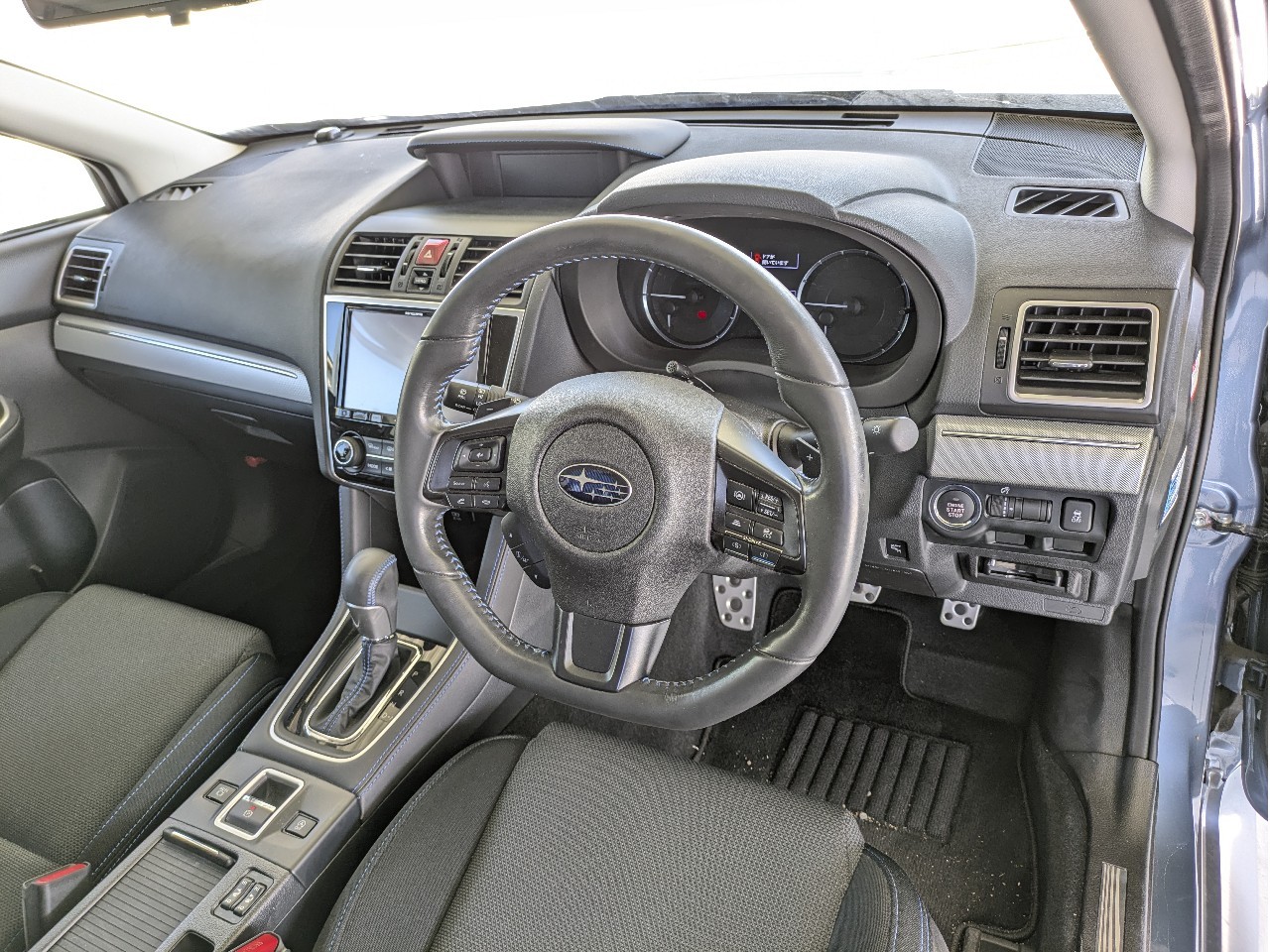 スバル レヴォーグ3枚目