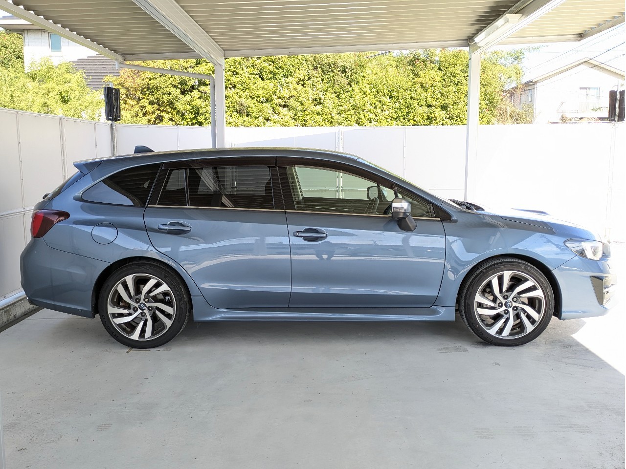 スバル レヴォーグ4枚目