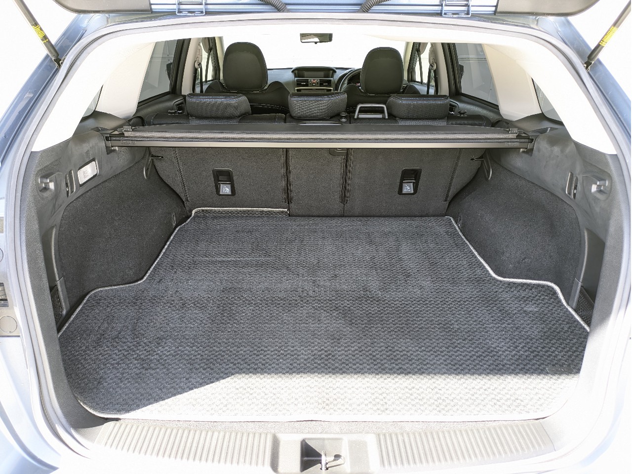 スバル レヴォーグ19枚目