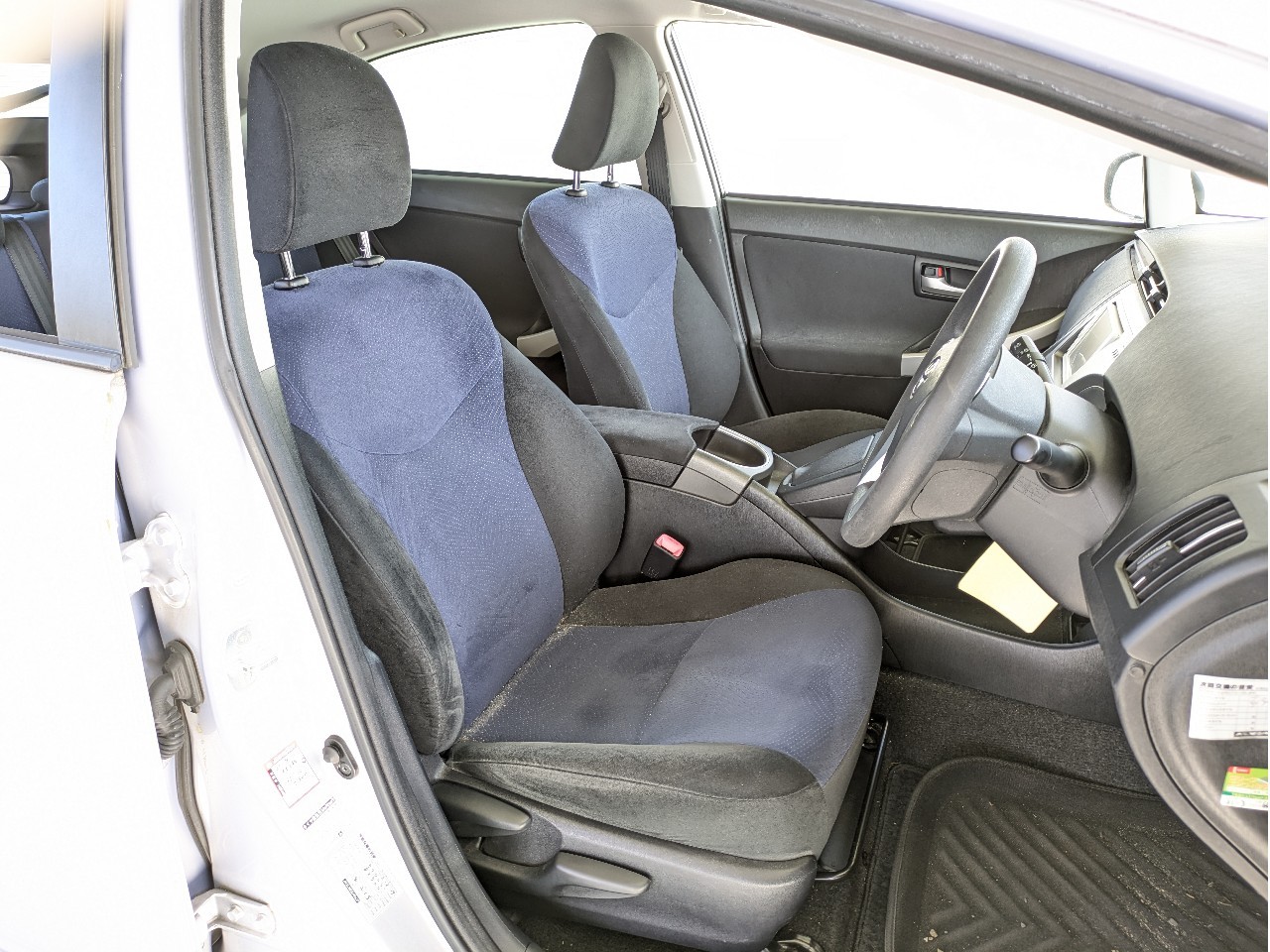 トヨタ プリウス6枚目