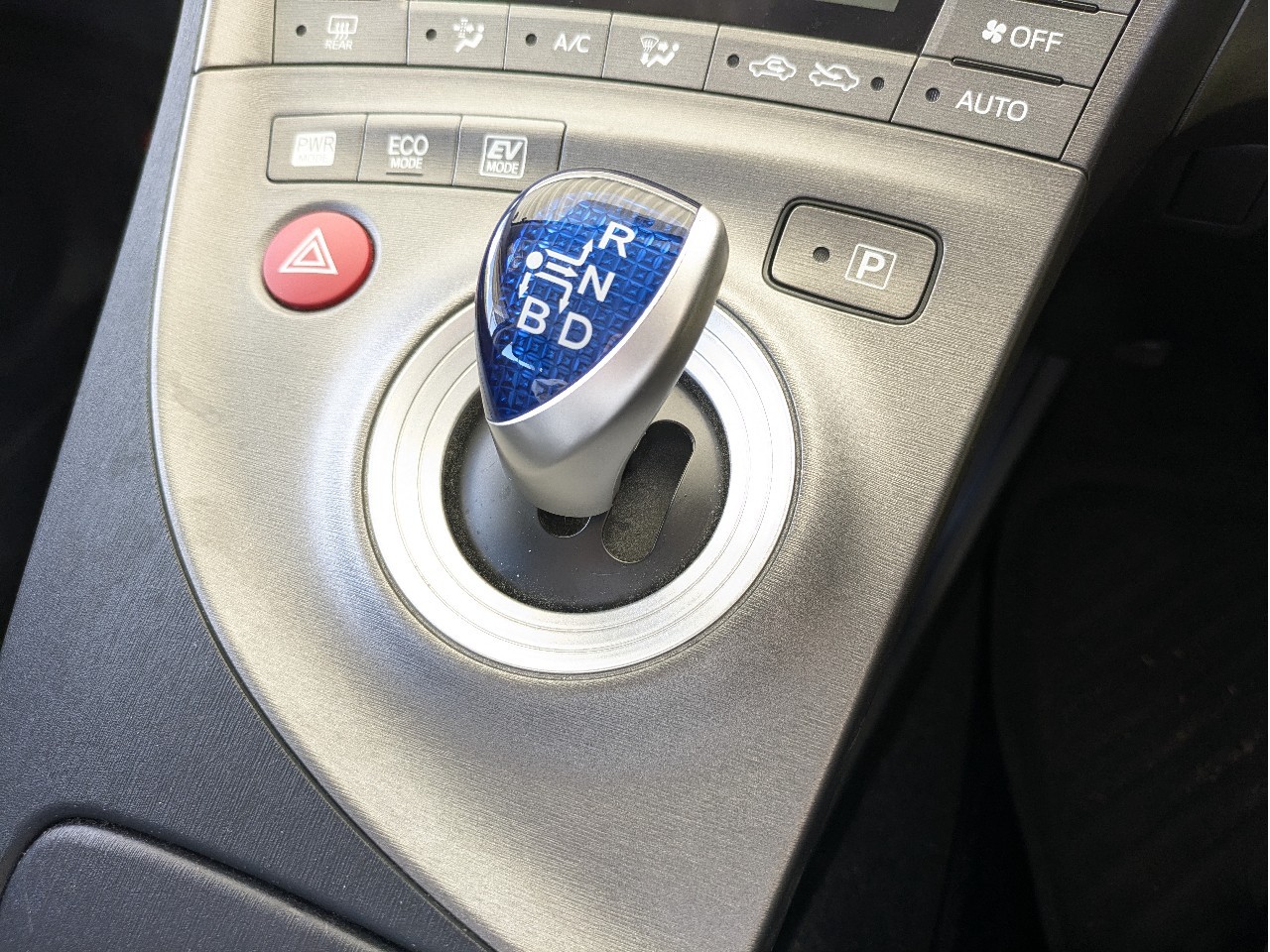 トヨタ プリウス16枚目