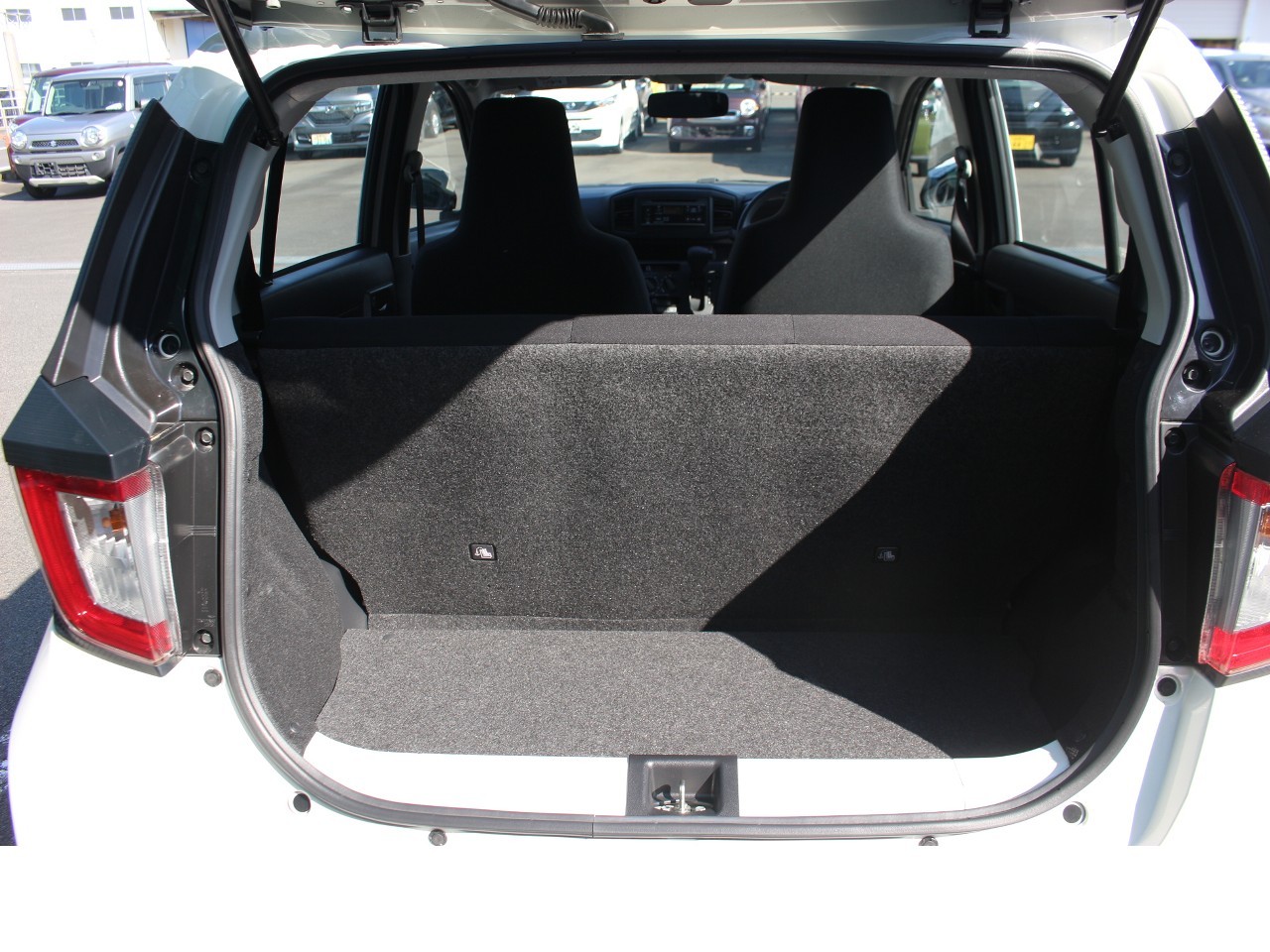 ダイハツ ミライース11枚目