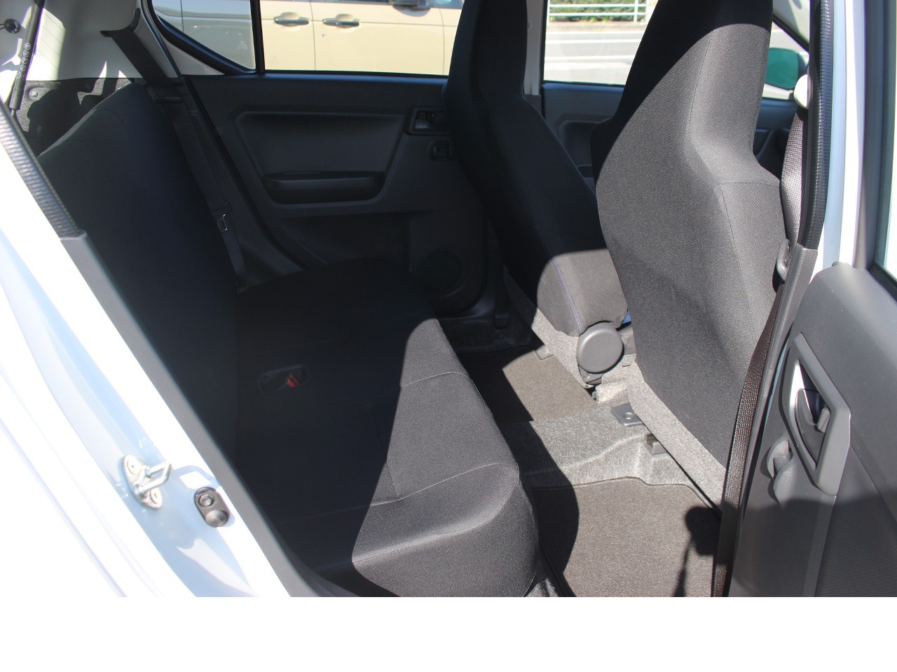 ダイハツ ミライース14枚目