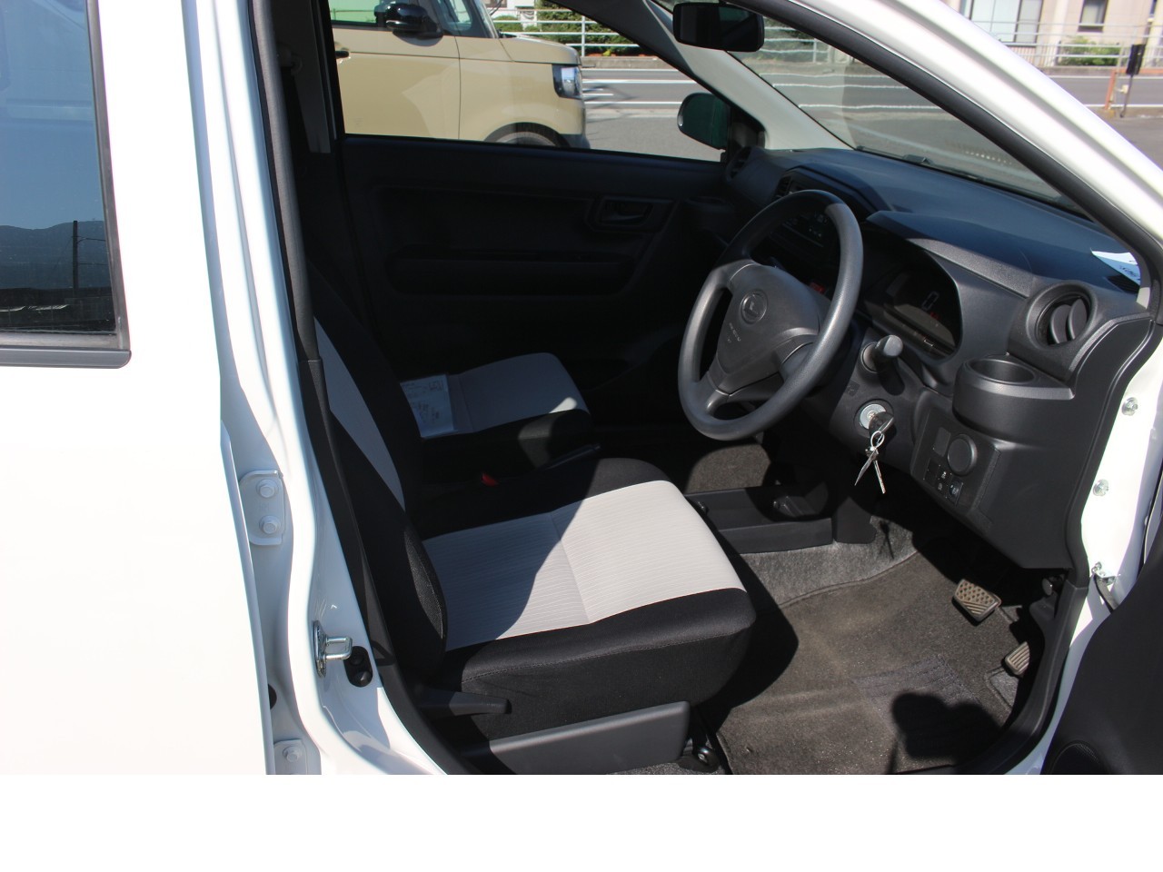 ダイハツ ミライース15枚目