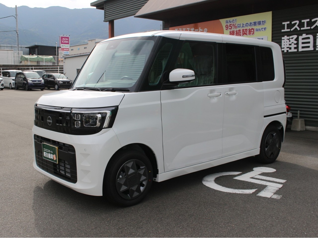 ニッサン ルークス8枚目