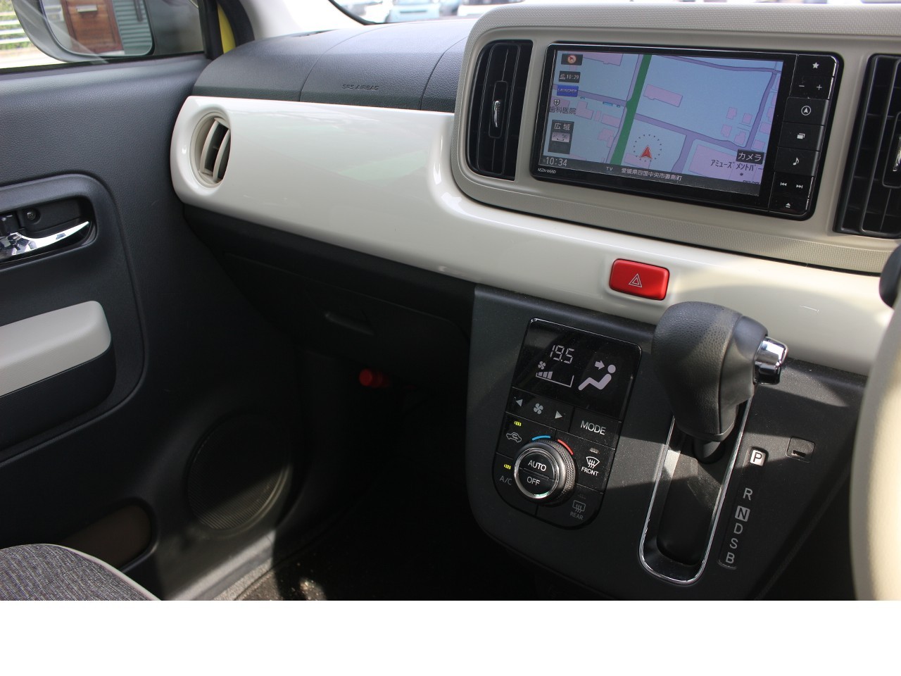 ダイハツ ミラ トコット19枚目