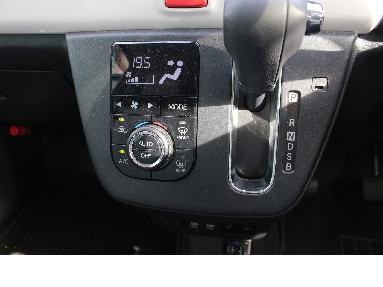 ダイハツ ミラ トコット20枚目