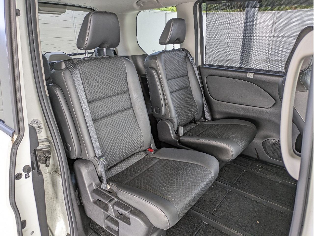 ニッサン セレナ7枚目