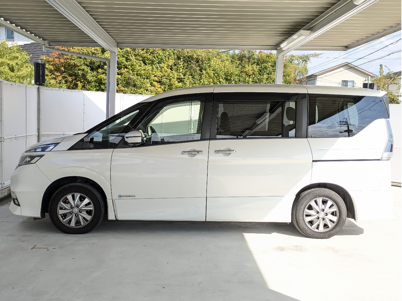 ニッサン セレナ11枚目