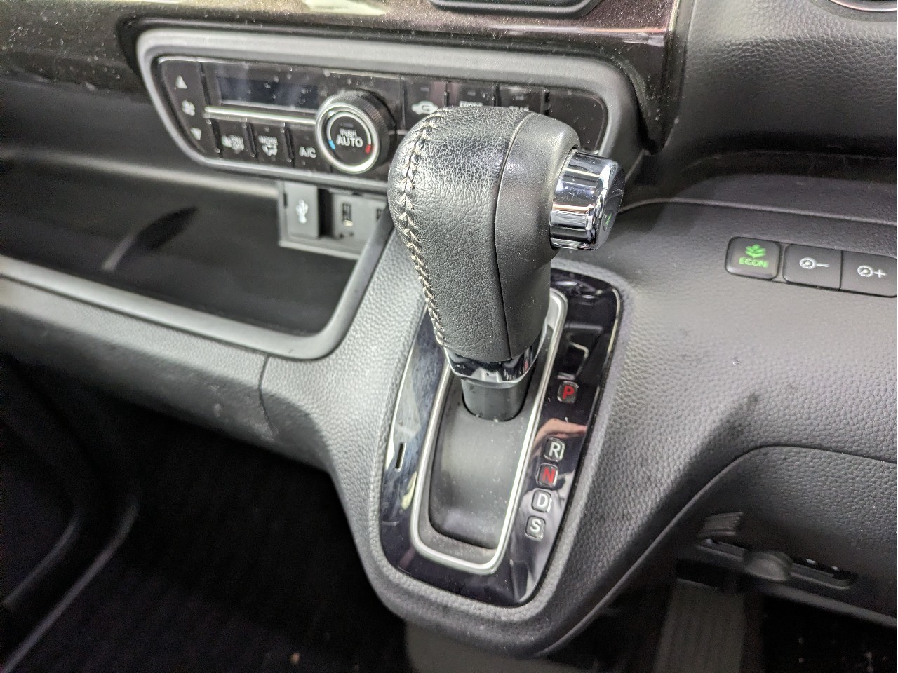 ホンダ N-BOX16枚目