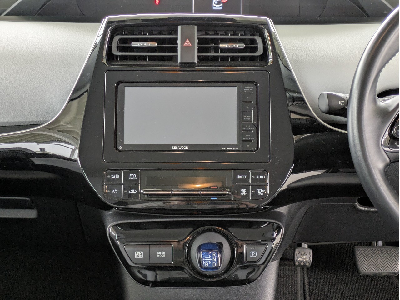 トヨタ プリウス18枚目