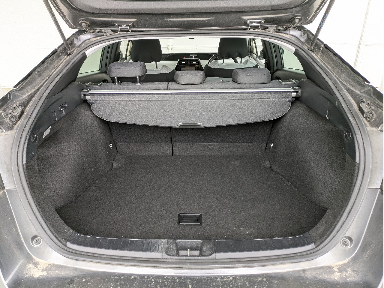 トヨタ プリウス19枚目