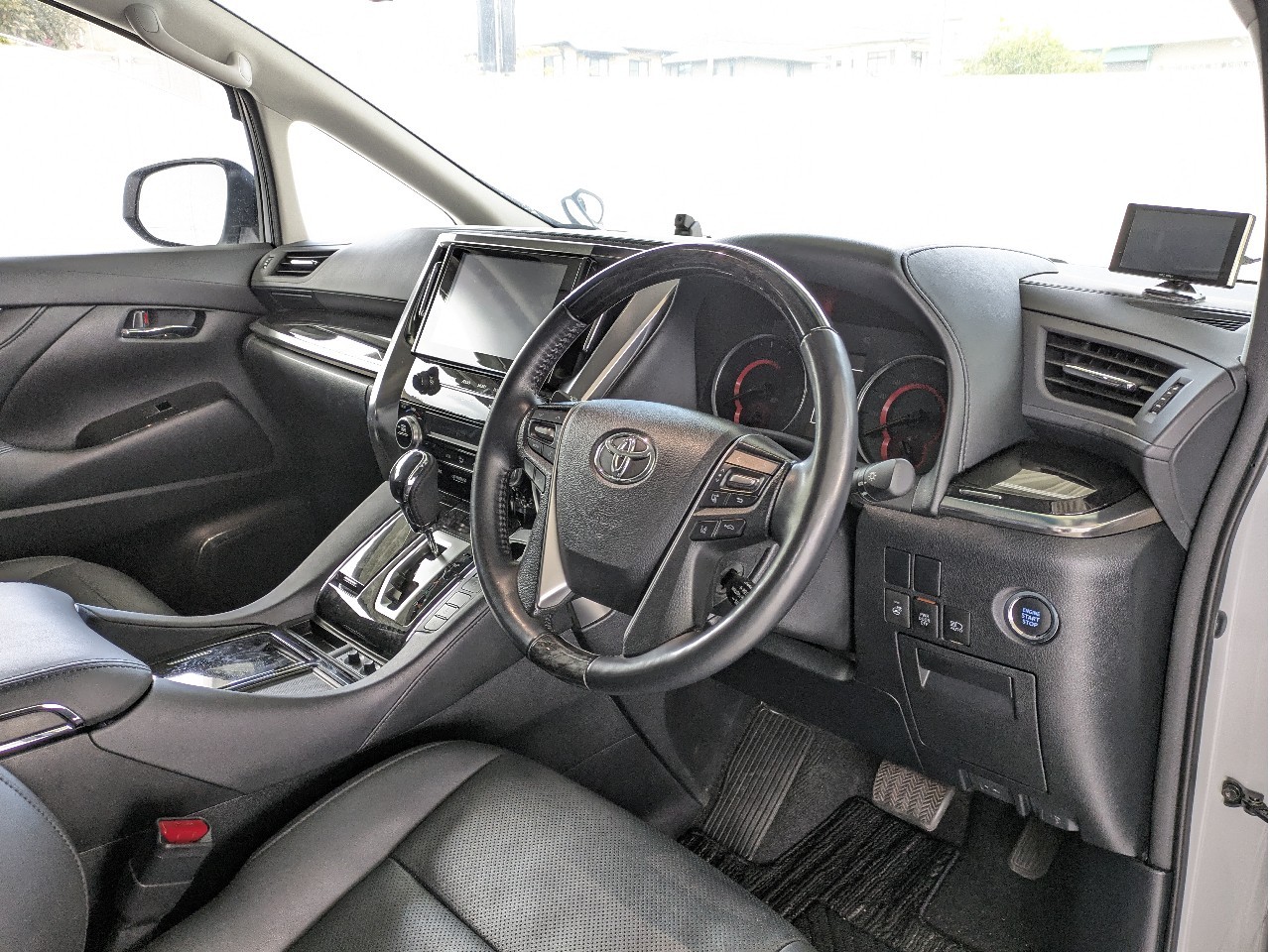 トヨタ アルファード3枚目