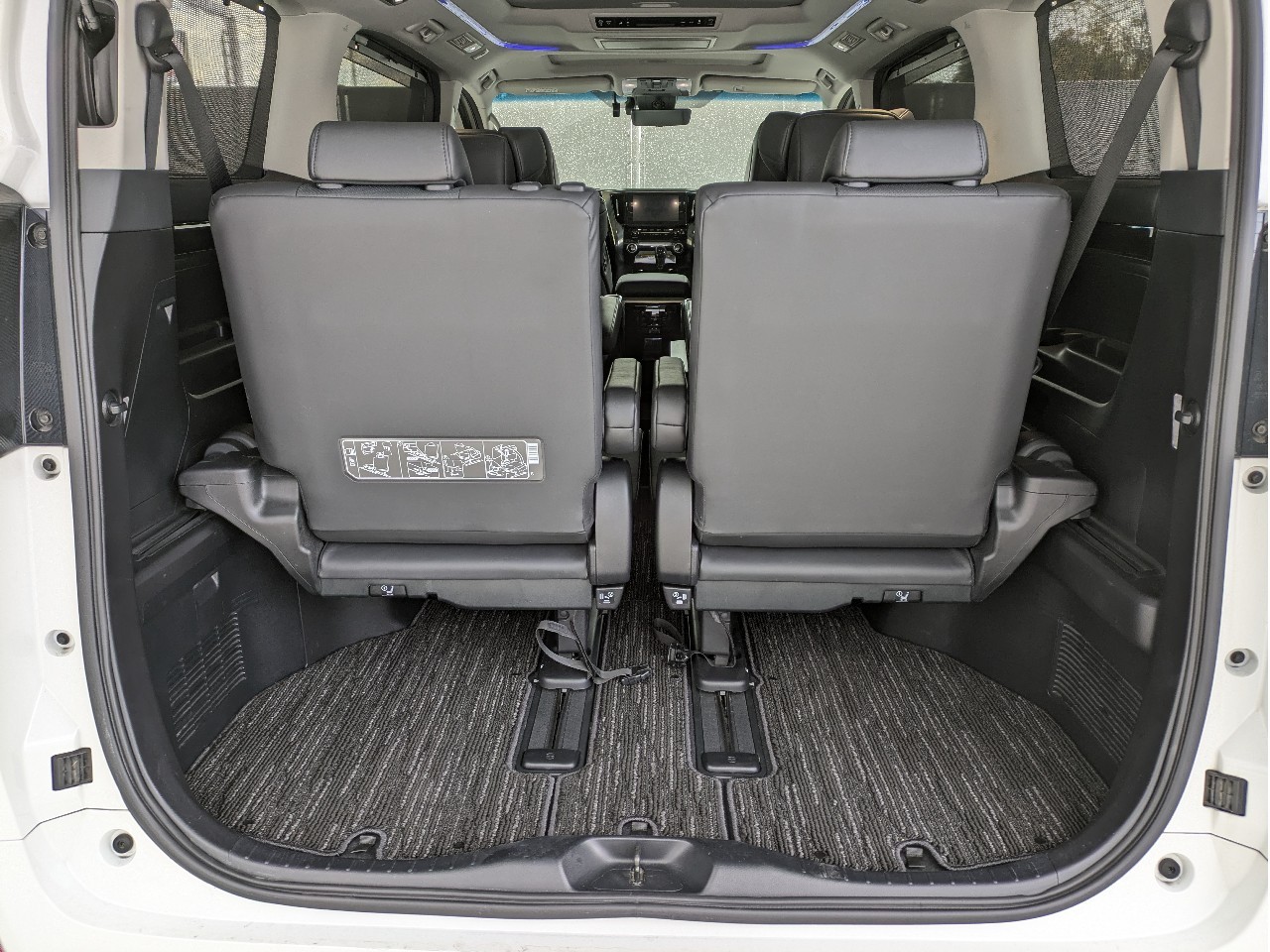 トヨタ アルファード19枚目