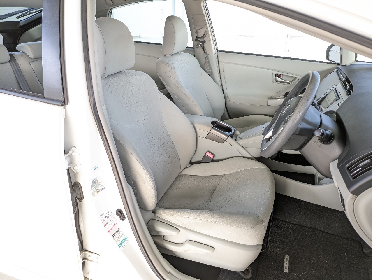 トヨタ プリウス6枚目