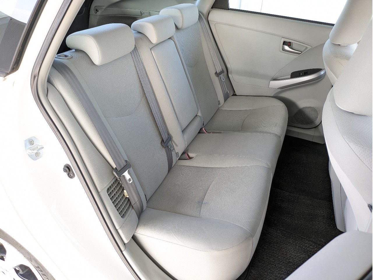 トヨタ プリウス7枚目