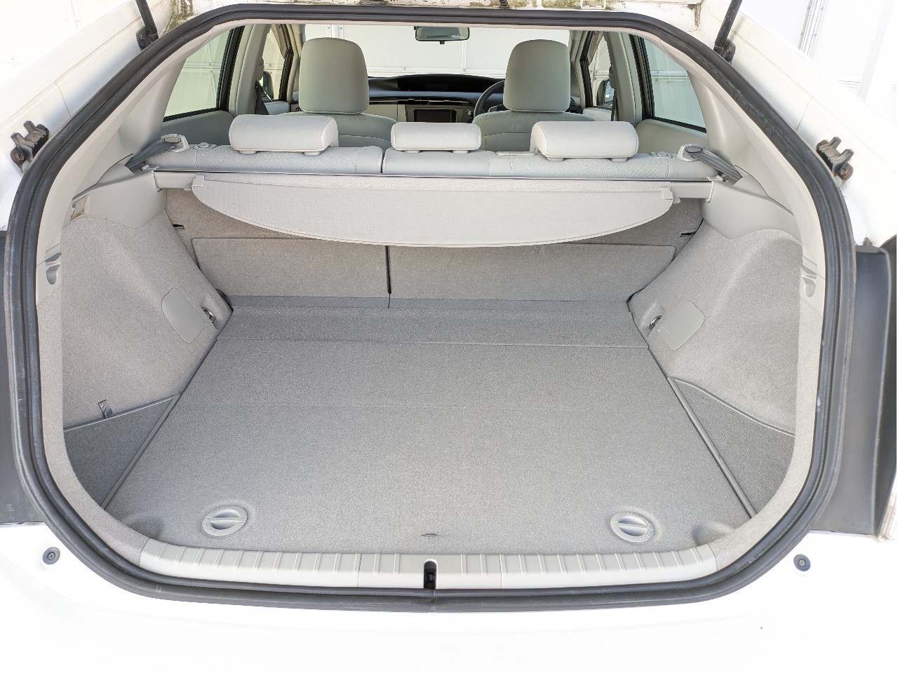 トヨタ プリウス19枚目