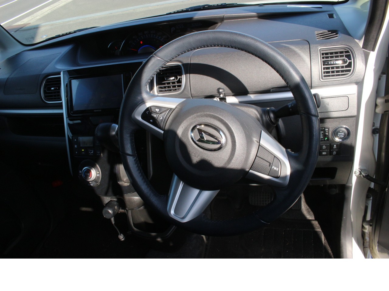 ダイハツ タントカスタム19枚目