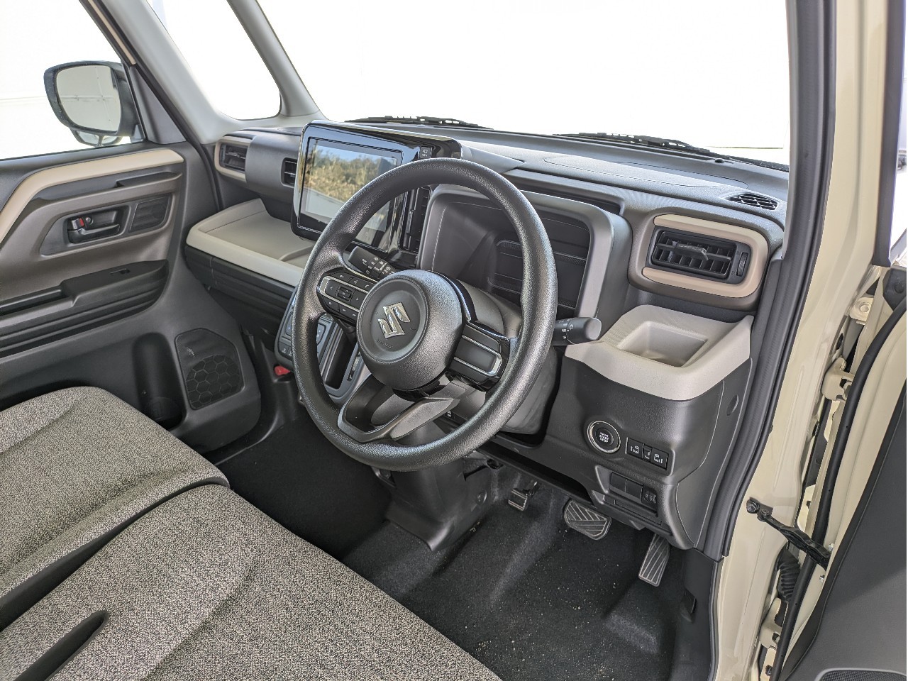 スズキ スペーシア3枚目