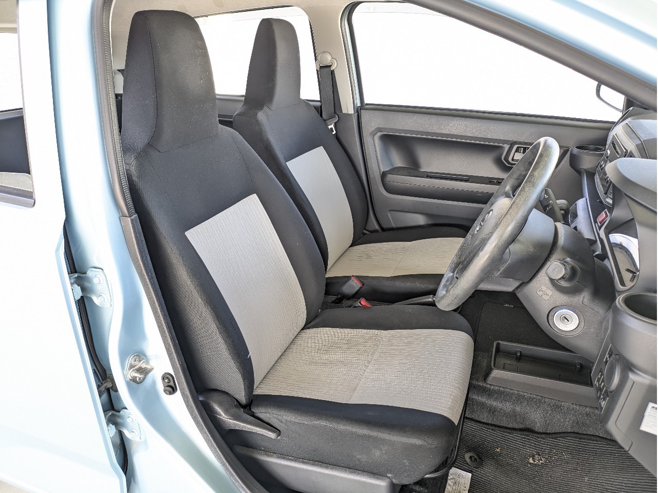 ダイハツ ミライース6枚目