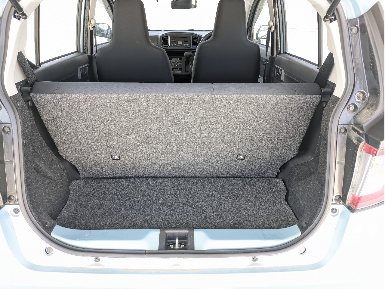 ダイハツ ミライース19枚目