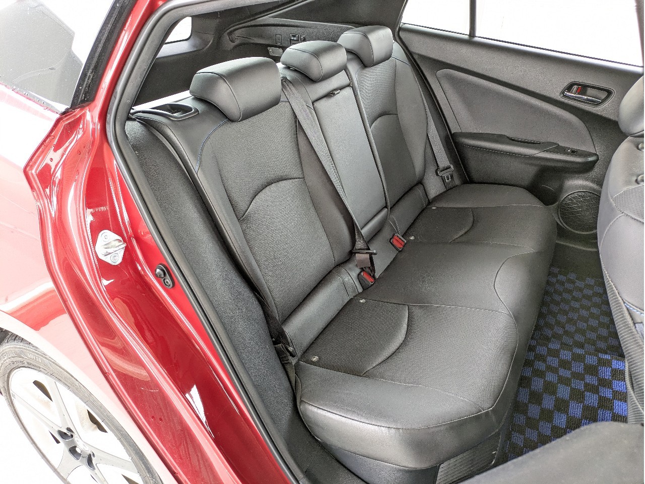 トヨタ プリウス7枚目