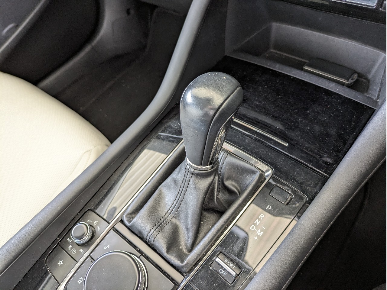 マツダ MAZDA3セダン16枚目