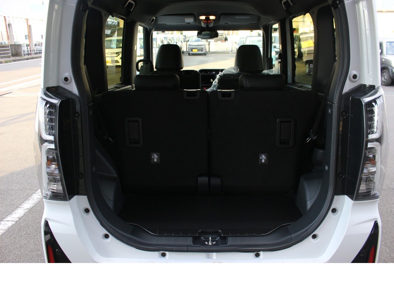 ダイハツ タント12枚目