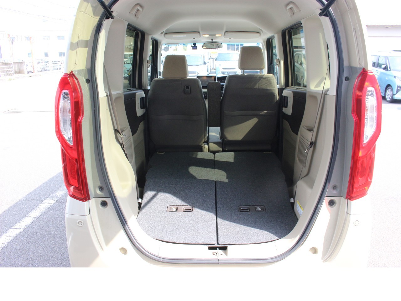 ホンダ N-BOX15枚目