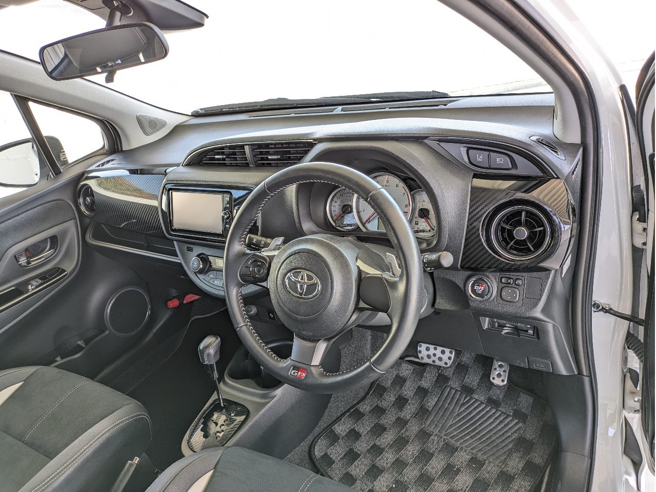 トヨタ ヴィッツ3枚目