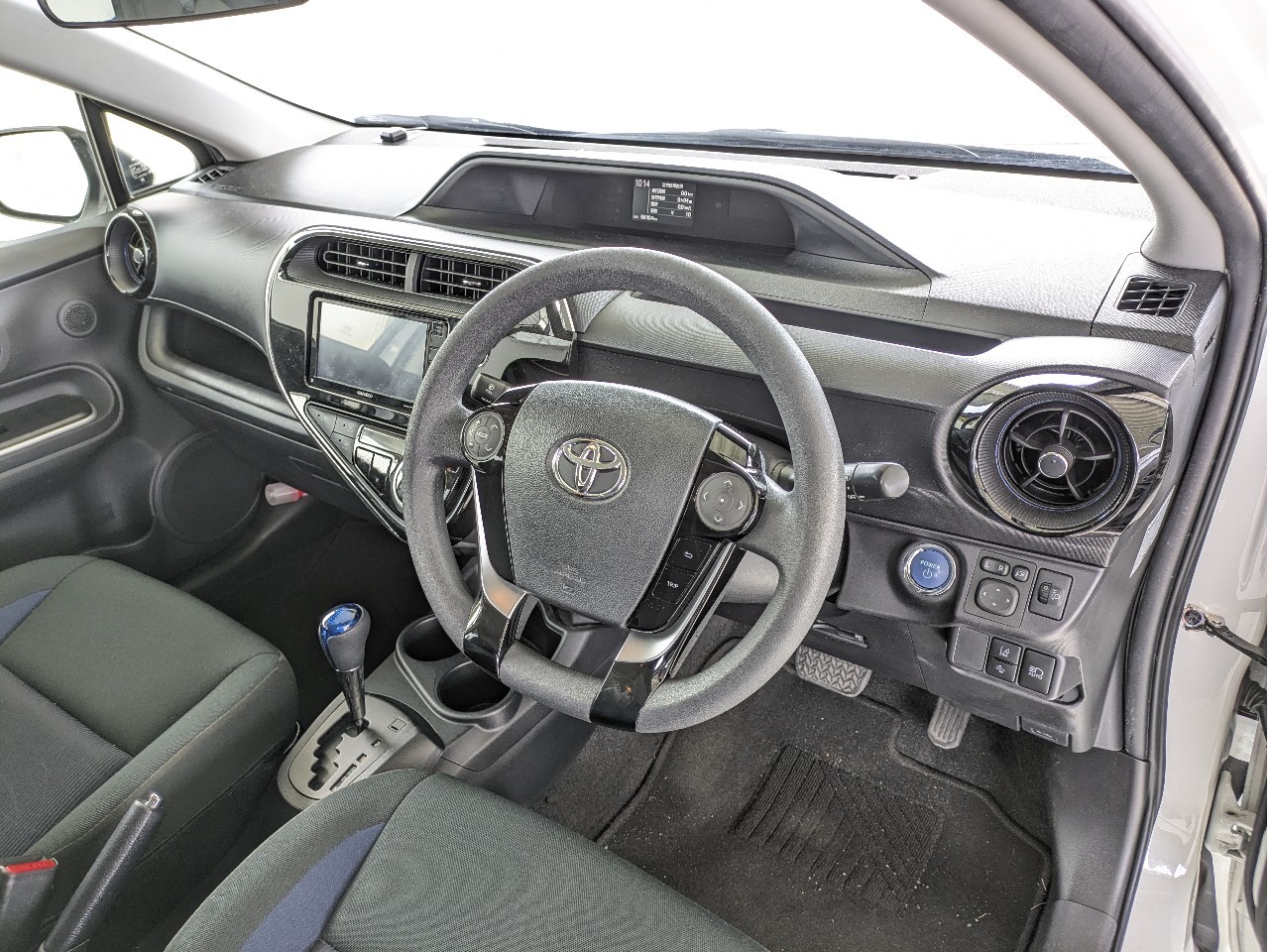 トヨタ アクア3枚目