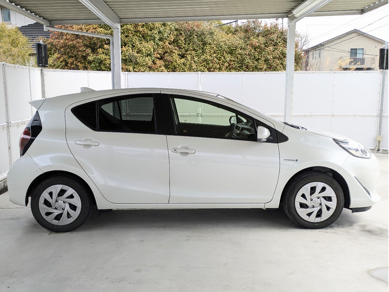 トヨタ アクア4枚目