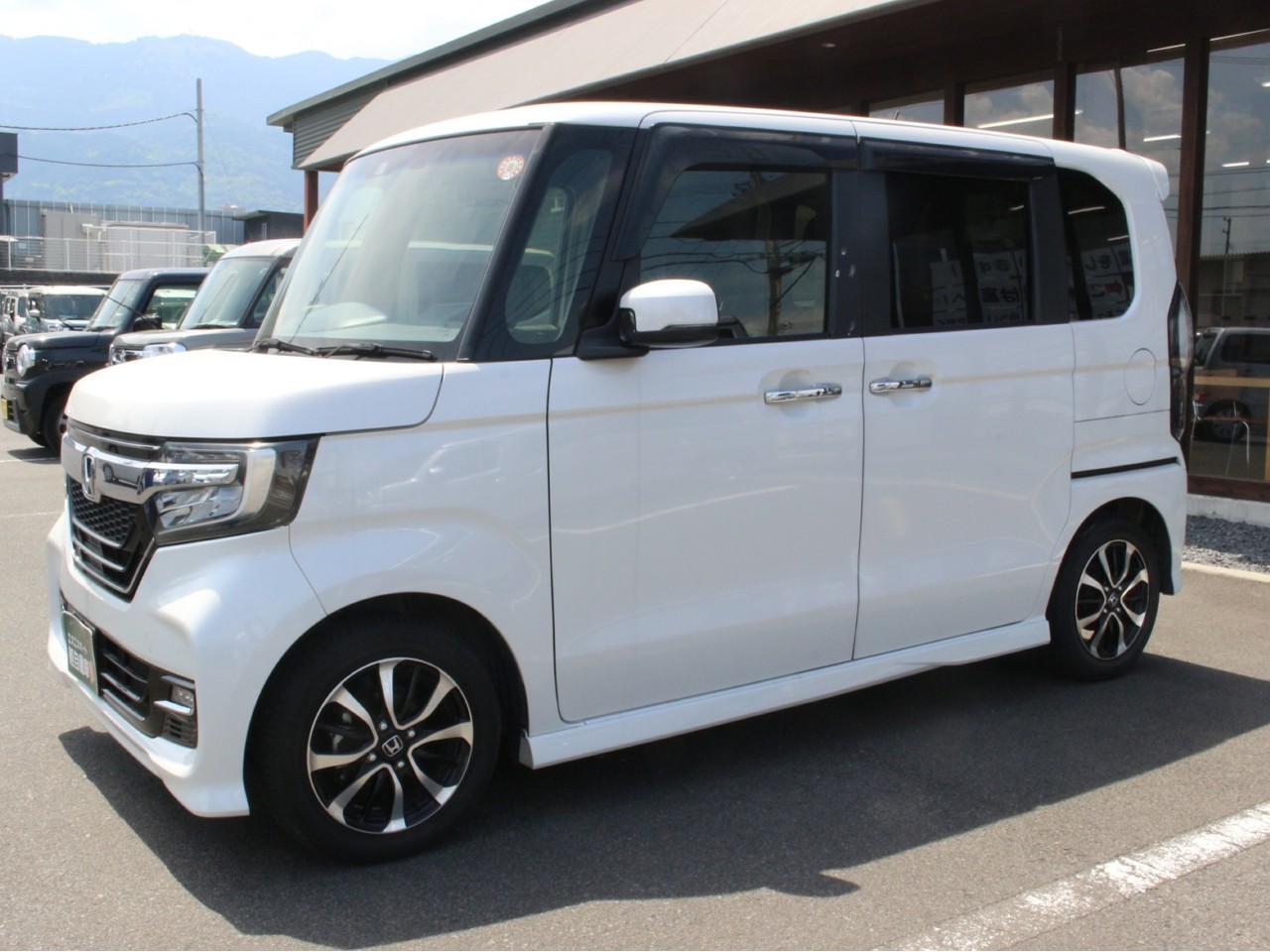 ホンダ N-BOXカスタム10枚目