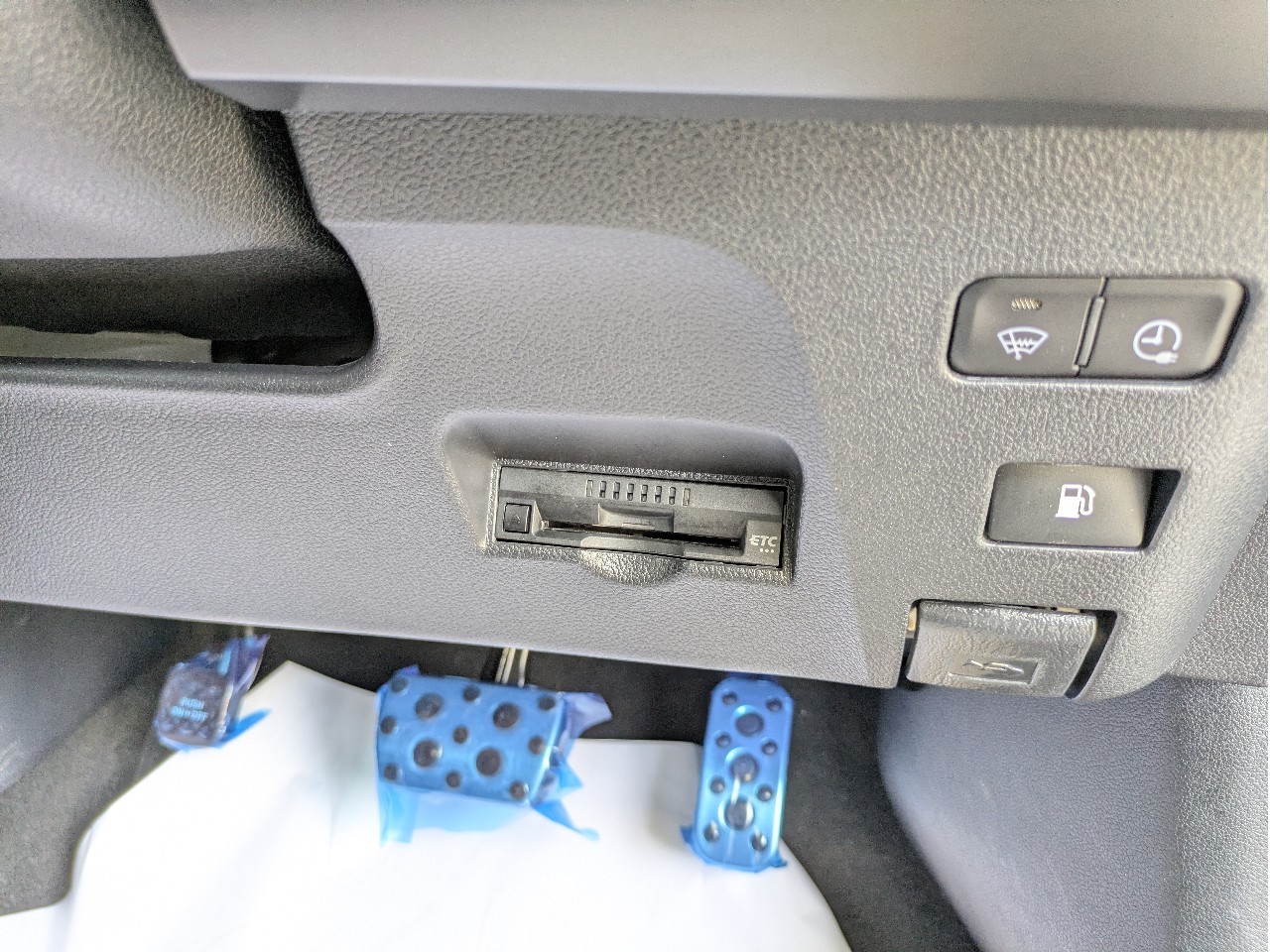 トヨタ プリウスPHV20枚目