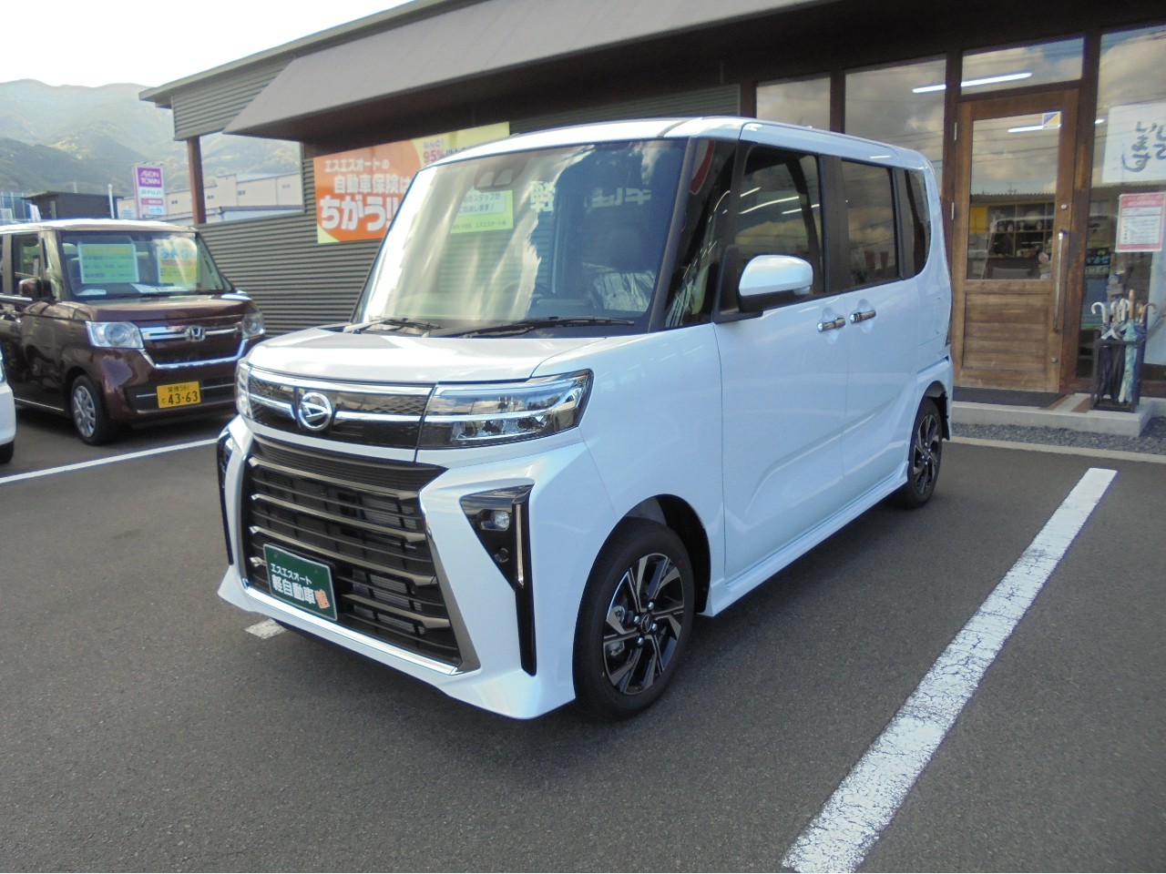 ダイハツ タントカスタム7枚目